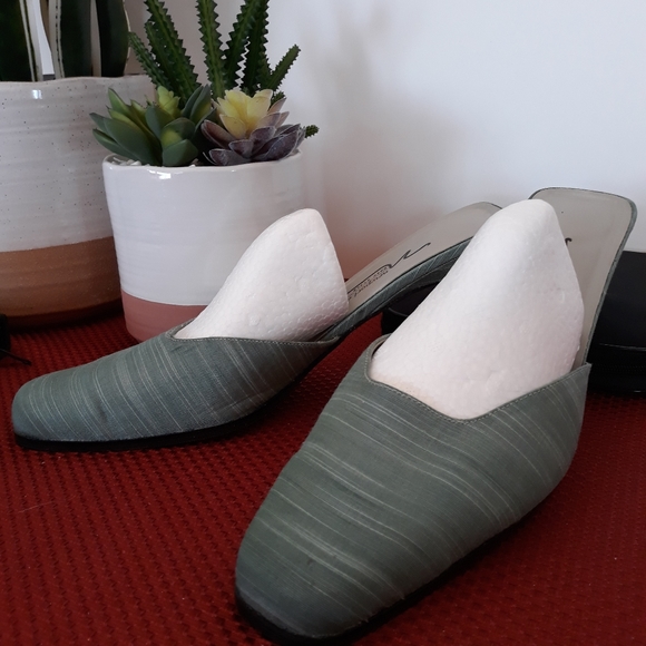 Pale Green Silk Low Heel Mules Size 11W - Picture 1 of 8